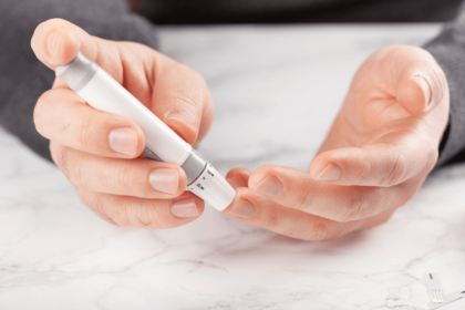 Man check blood sugar